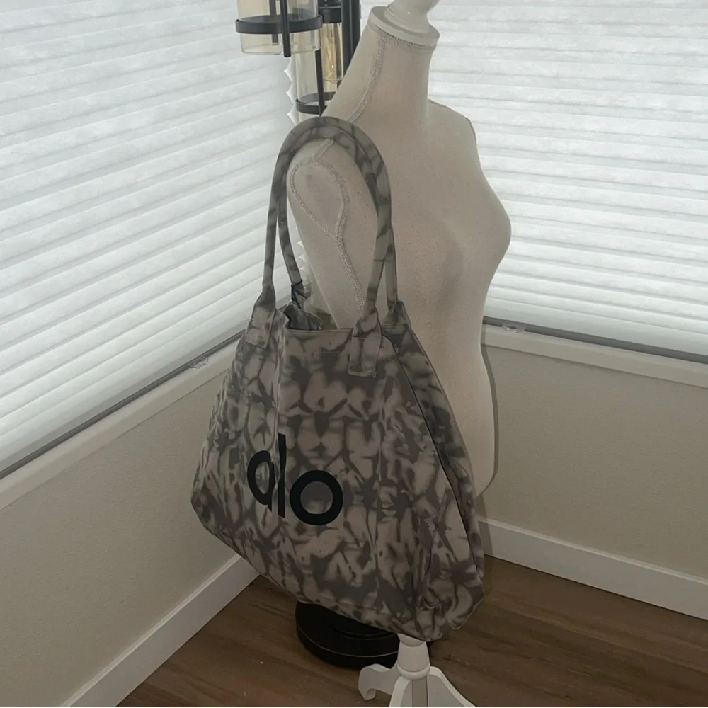 🆕ALO Yoga Gray Women's Tote Bag